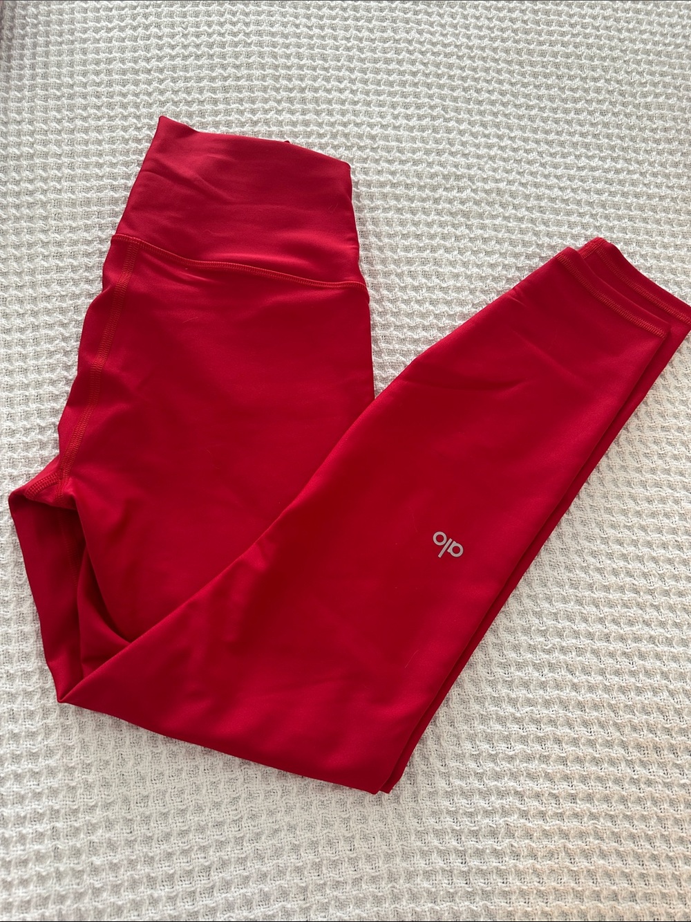 Alo 7/8 airlift Small bold red. NWOT